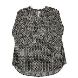 Grand & Greene Womens Blouse Vneck Black Geo Small